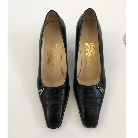 Salvatore Ferragamo Black Leather Low Heel Pumps - Picture 1 of 8